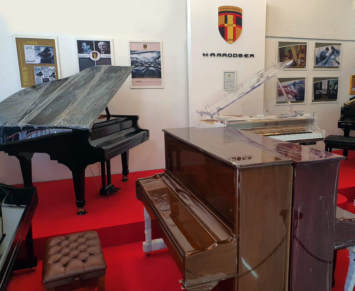 Showroom  Harrodser Grand Piano سҾ٧ ҡѹ ҤҾ